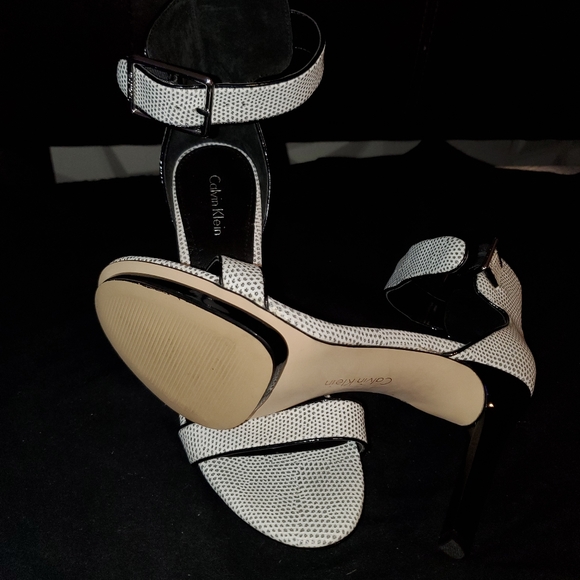 Heels - Picture 3 of 3